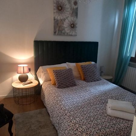 Room In Arena In Fiera Verona Esterno foto